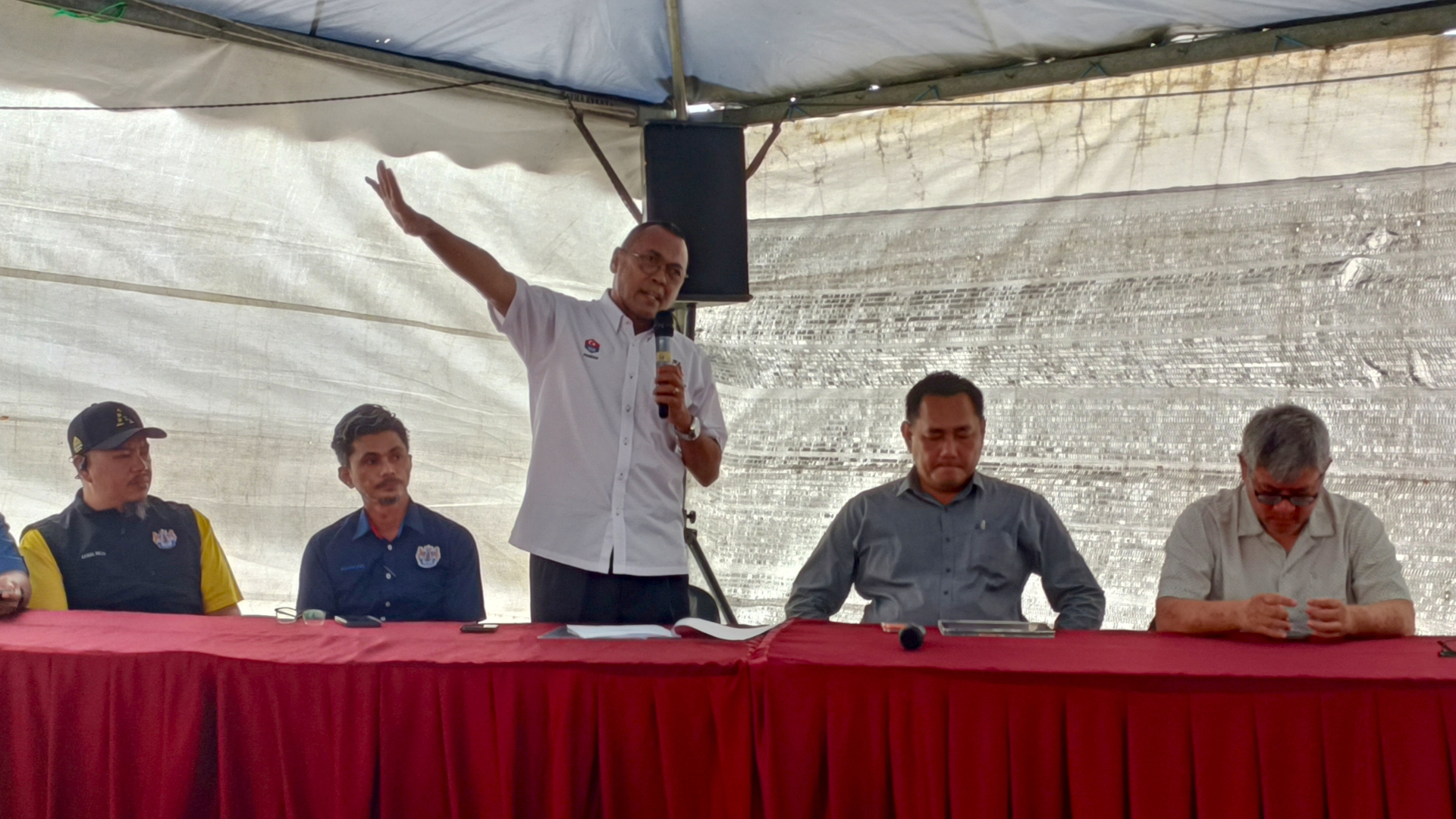 Johor Assemblyman Calls Townhall After Residents Complain of Dust and Late-Night Works Near Data Centre Site