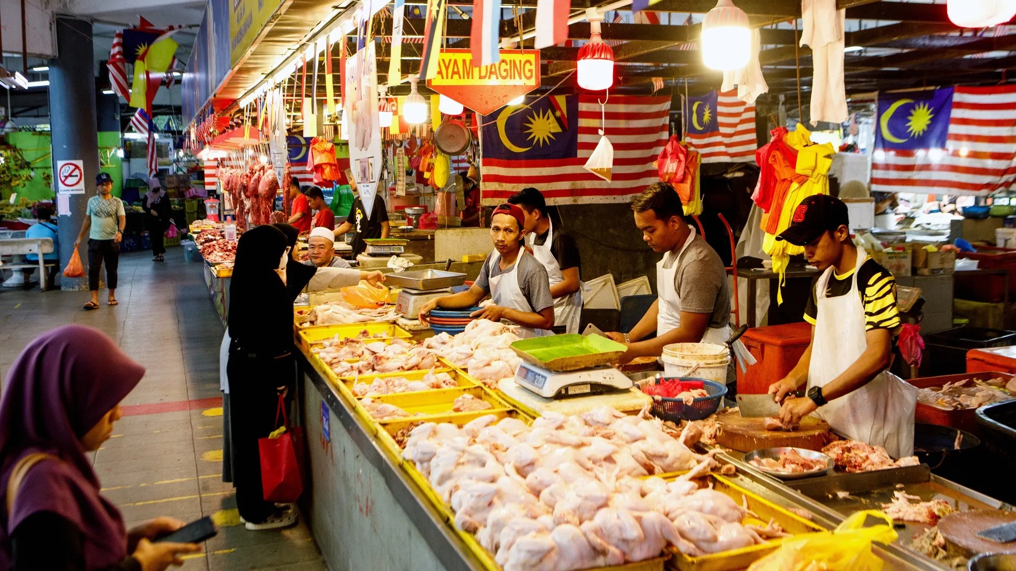 Benign Outlook: Economists Forecast 1.8% Inflation for 2026 Amid Strengthening Ringgit