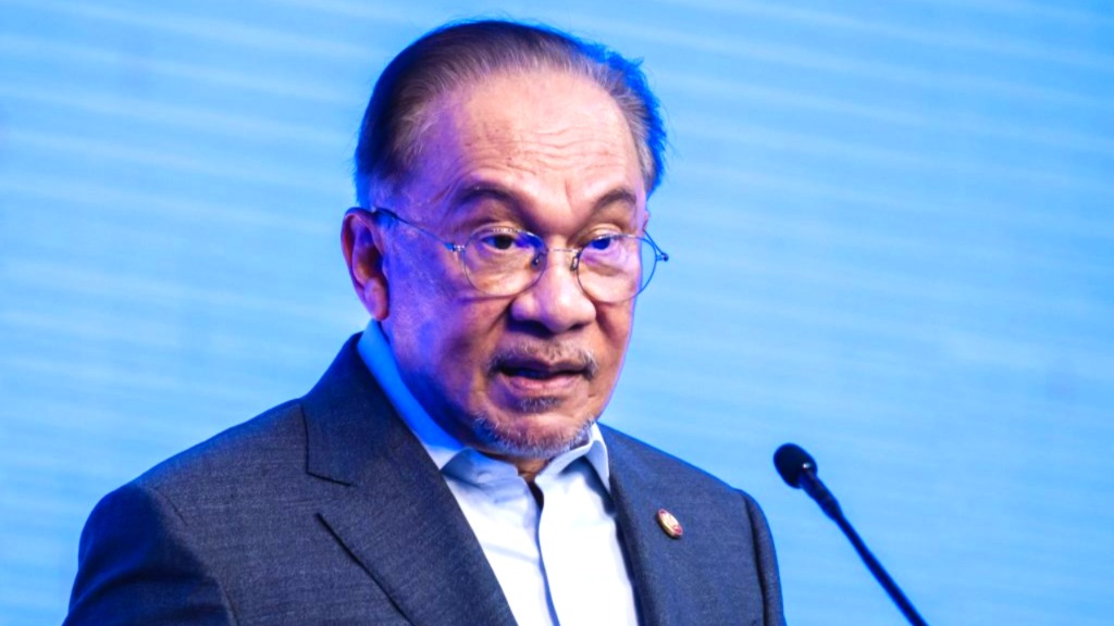 PM Anwar Withdraws Legal Appeal in Civil Suit Filed by Former Aide