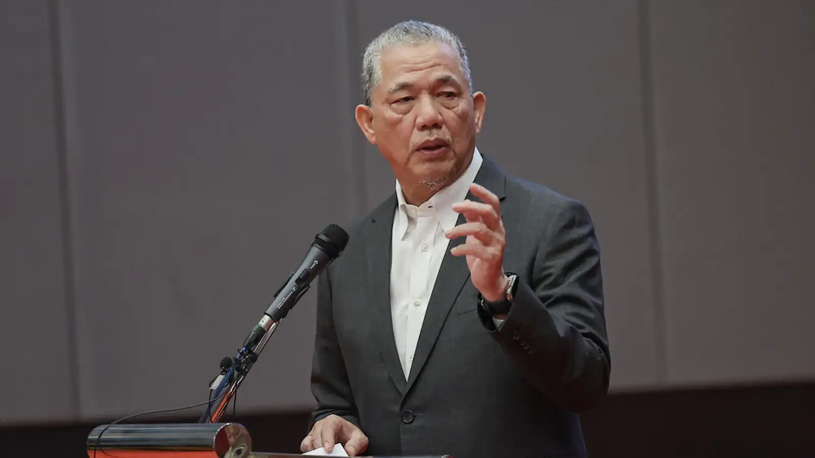 Fadillah: Putrajaya to Lead by Example with Stricter Energy Controls and Public Sector WFH