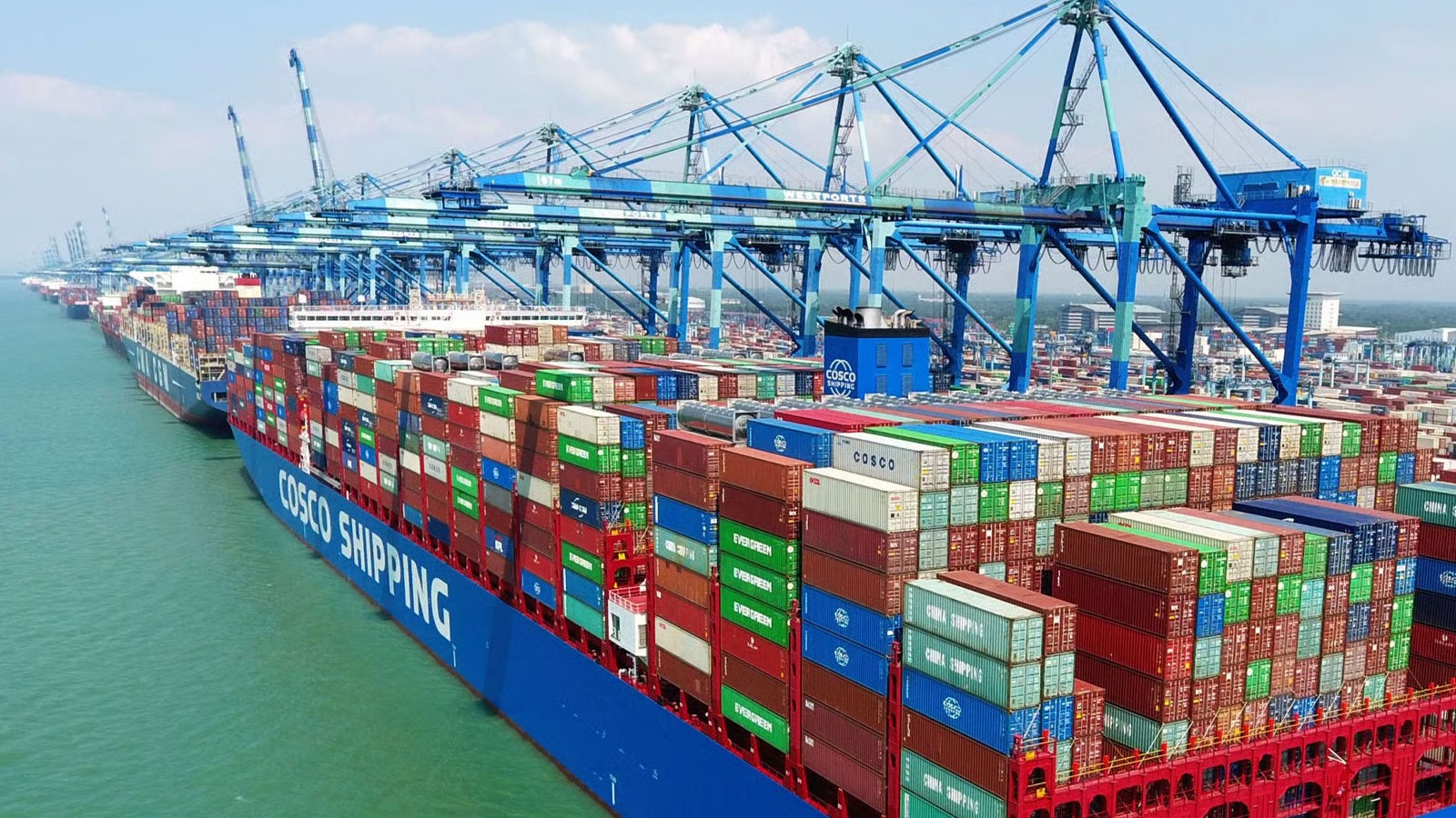 Malaysia’s Trade Hits Record RM336.73 Billion in April as AI Demand Drives E&E Export Surge