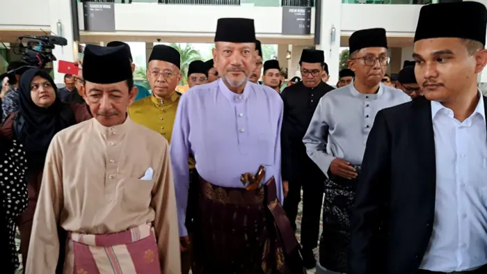Royal Proclamation Held at Five-Star Hotel Sparks Constitutional Debate Over Assembly Dissolution