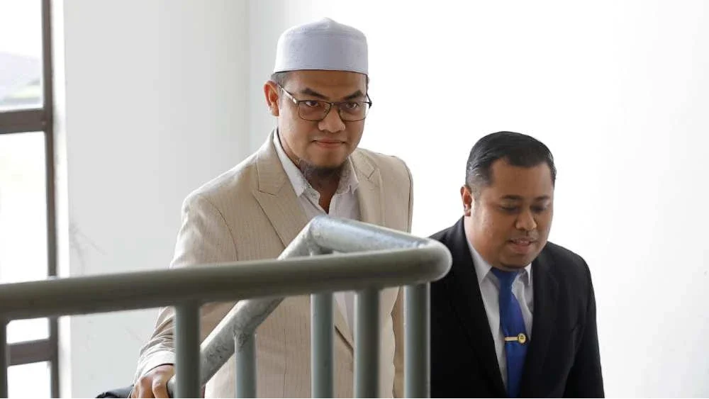 Durian Trader Charged Over False Claim of 52 Million Litre Fuel Sale to Philippines on Facebook