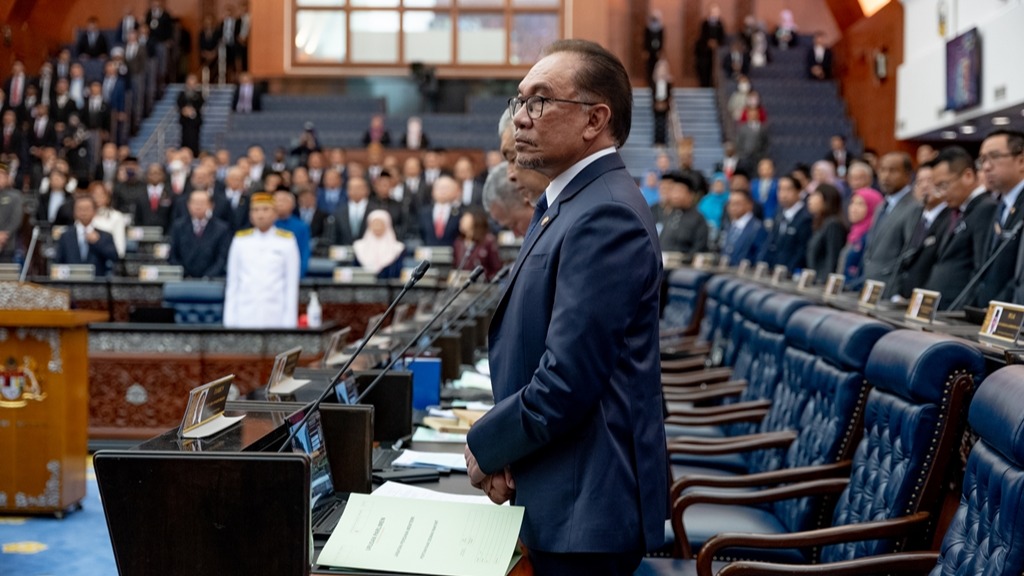 Anwar Clarifies Federal Funding Parameters and Campaign Limits in Dewan Rakyat Address