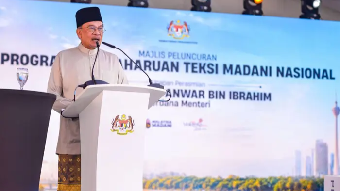 Anwar Announces RM10 Million Boost to Rejuvenate Malaysia’s Taxi Industry