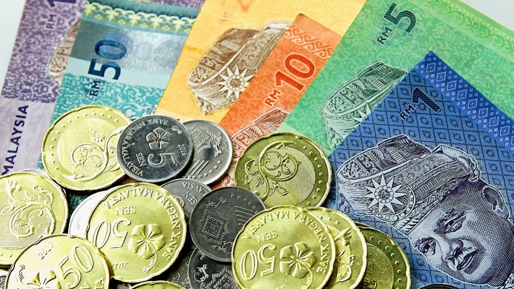 Ringgit Edges Higher Against Greenback as Soft US Economic Indicators Weigh on Dollar