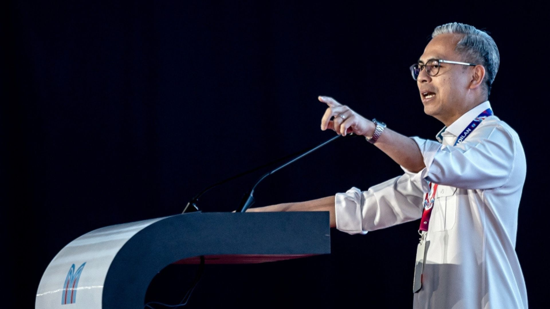 Fahmi Demands Telco CEOs Explain Mass Line Registrations by Today Amid Scam Concerns