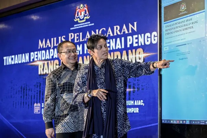 Malaysia Moves to Limit Prime Minister’s Tenure