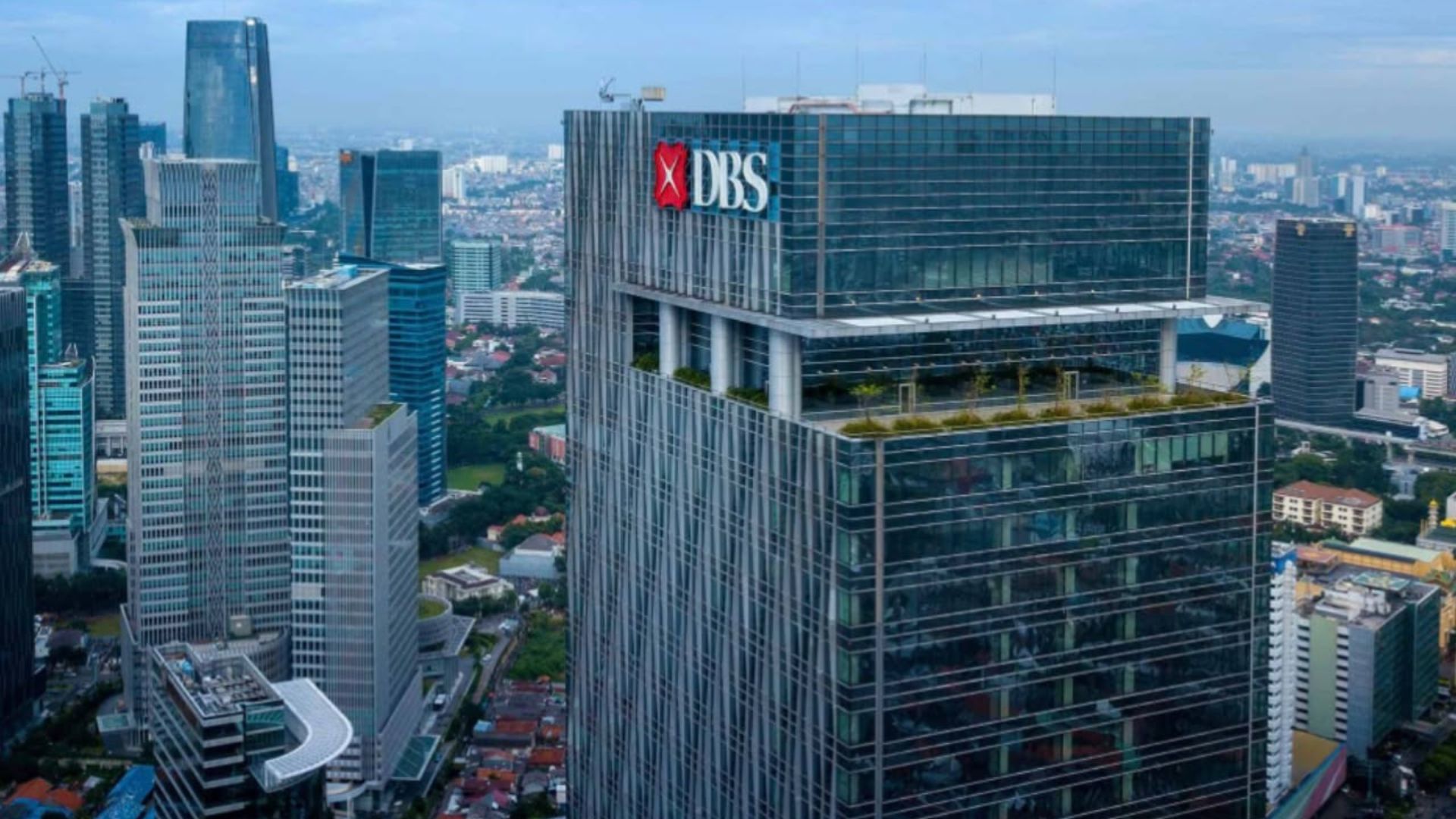 DBS Hit With S$1.3 Billion Lawsuit Over 1MDB-Linked Funds