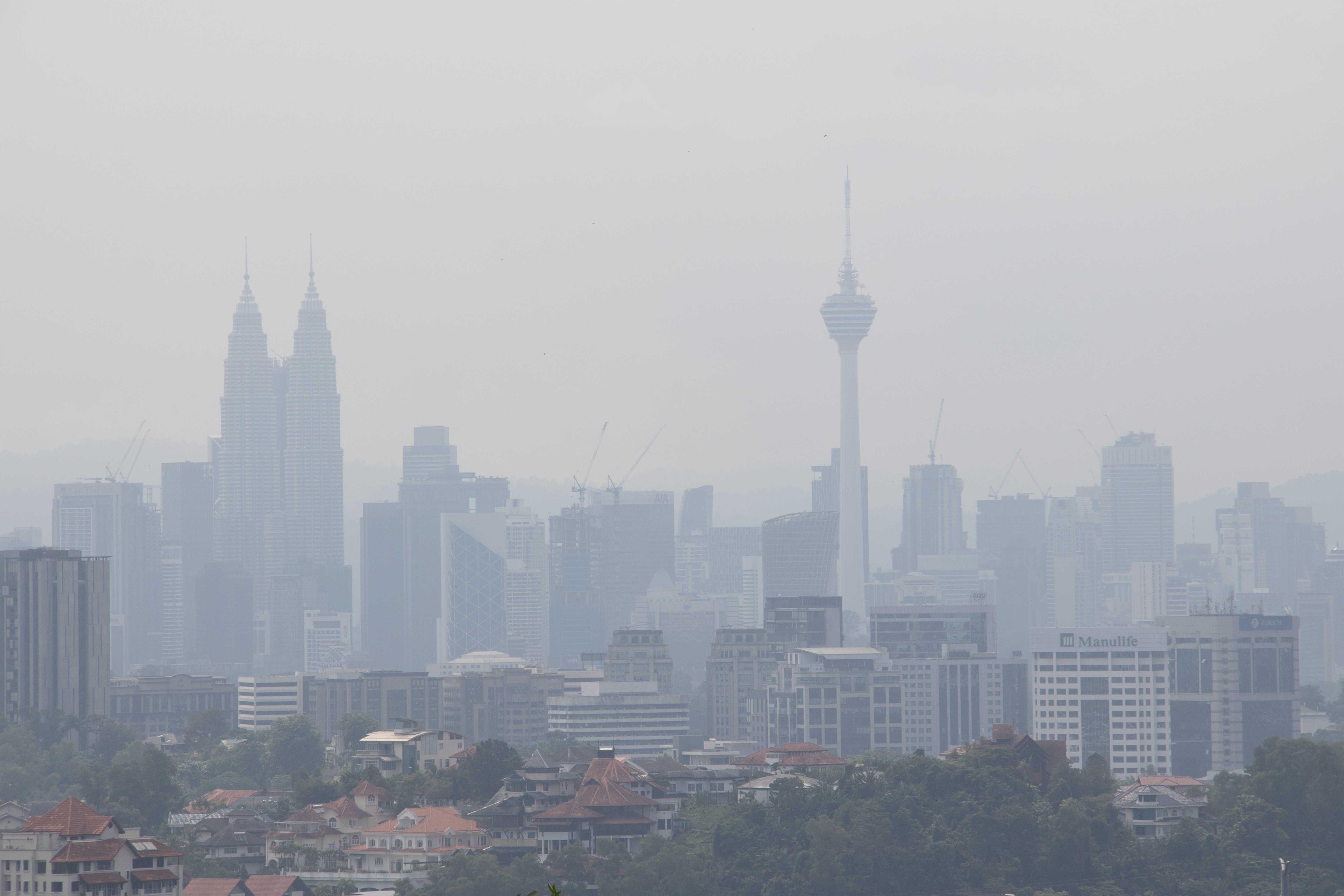 Haze threat heats up as Kalimantan hotspots surge