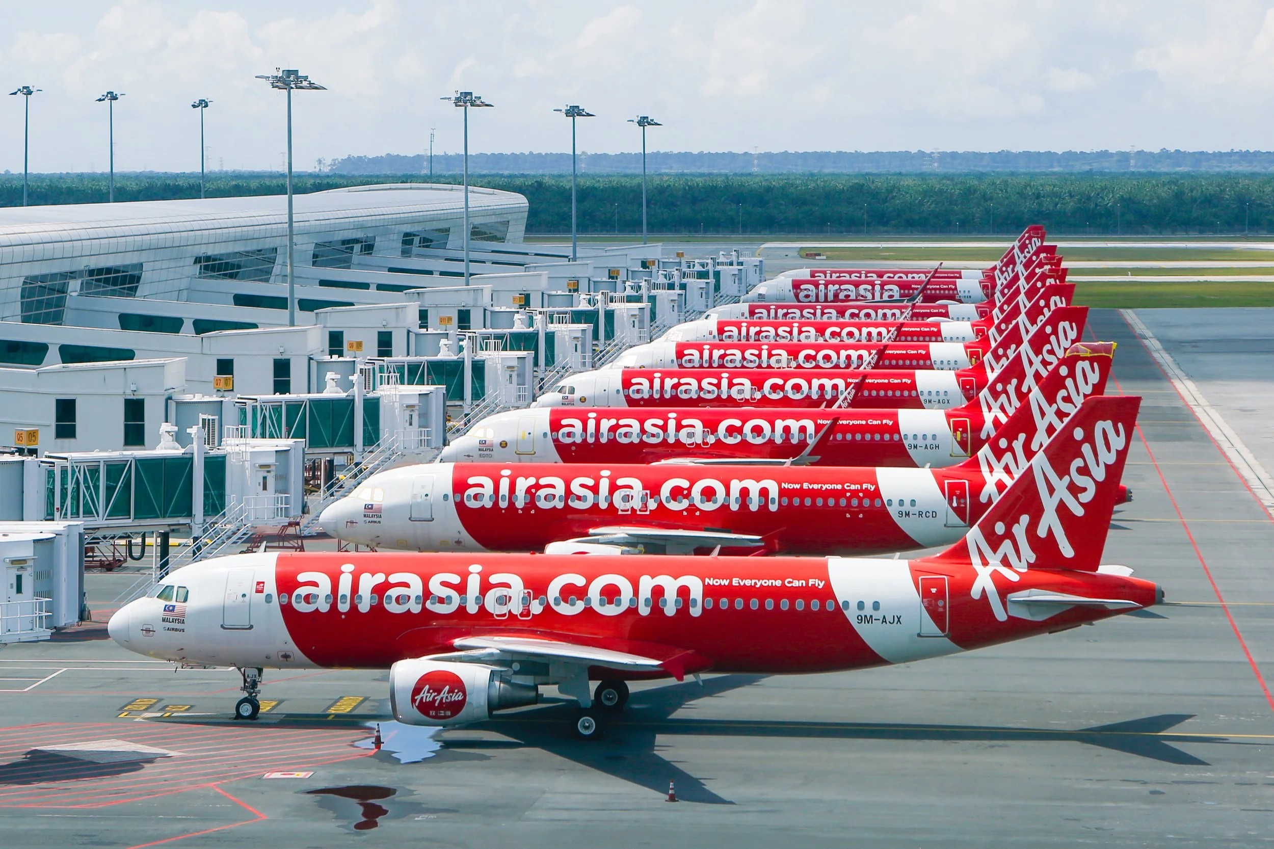 AirAsia Proposes Debt Restructure Amid Cash Squeeze