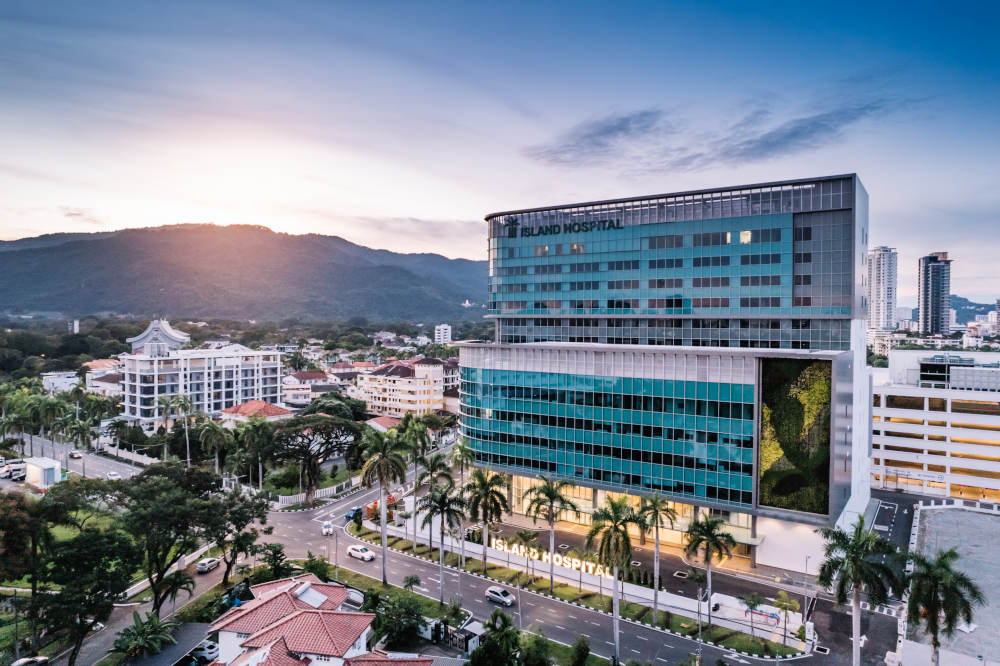 IHH Healthcare Gains 38 Sen on Improving Regional Profit Trends