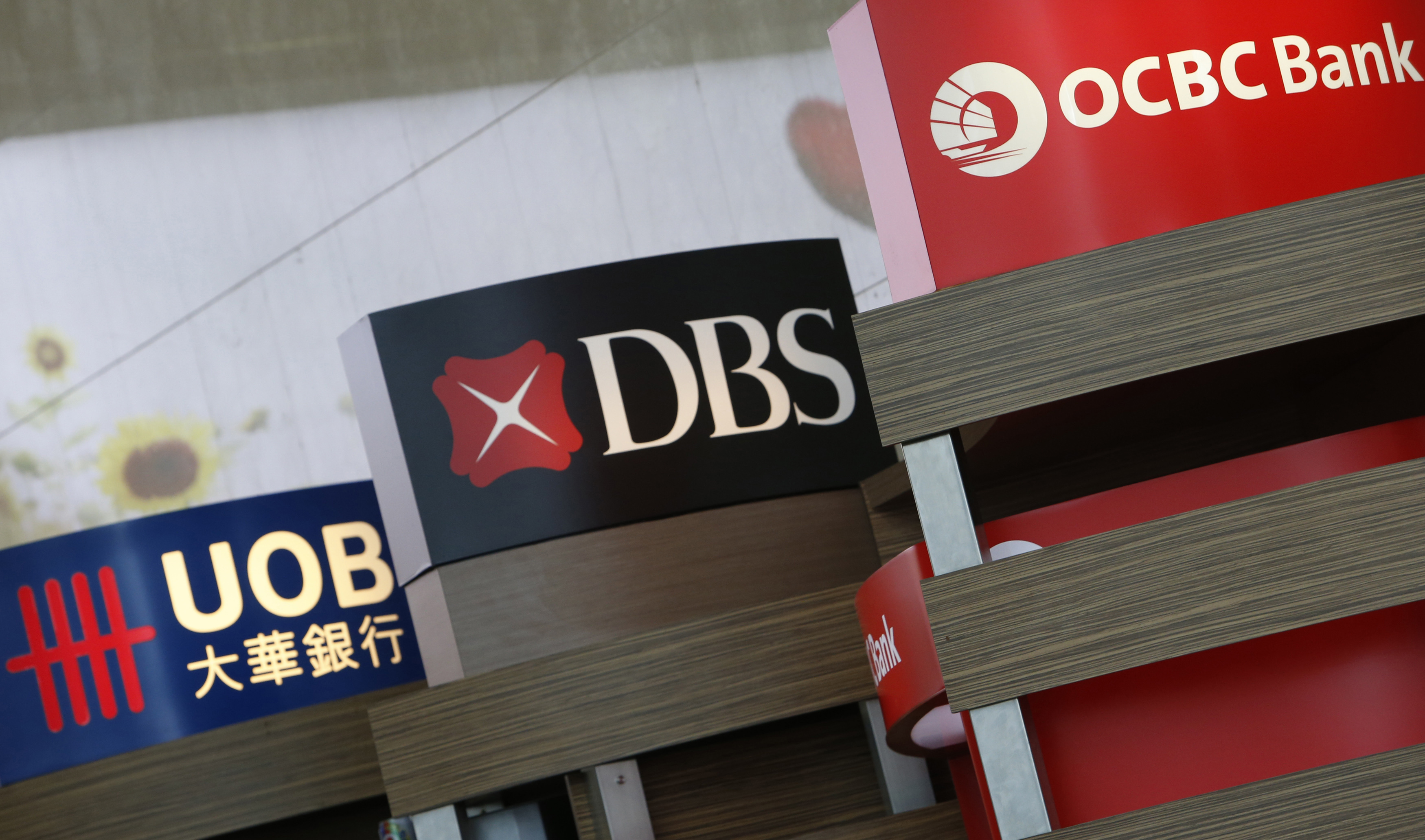 Singapore’s Safe-Haven Status Faces a Yield Test