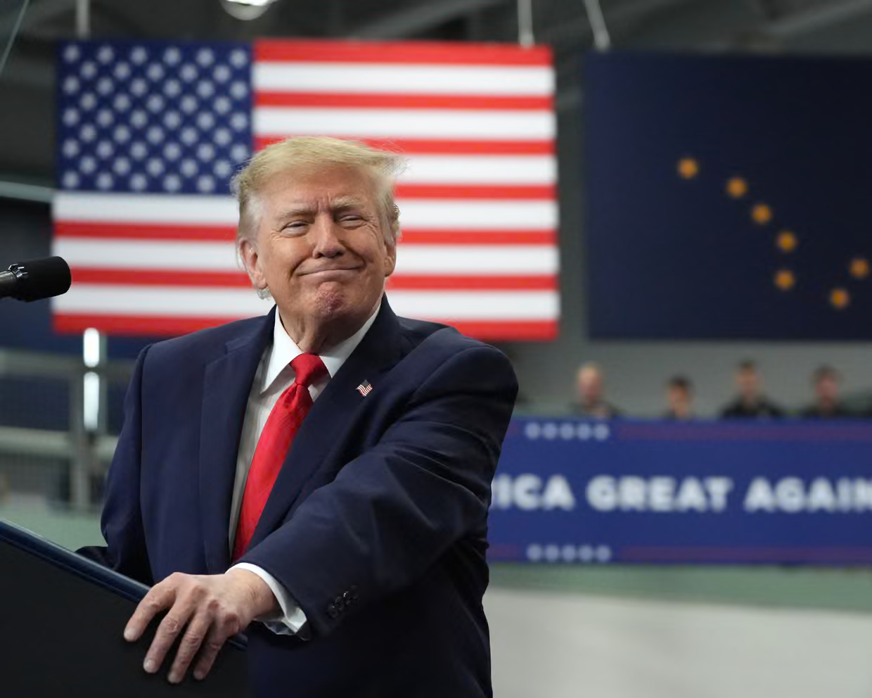 Trump’s Pardon Spree Puts Republicans in Midterm Crosshairs