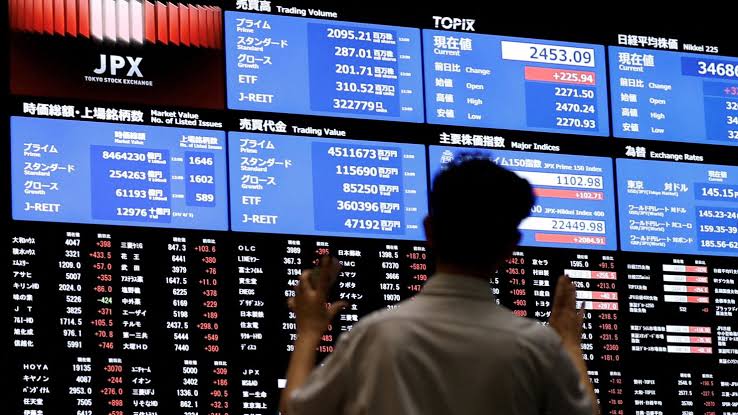 US tech selloff sparks shift into broader stocks and bonds